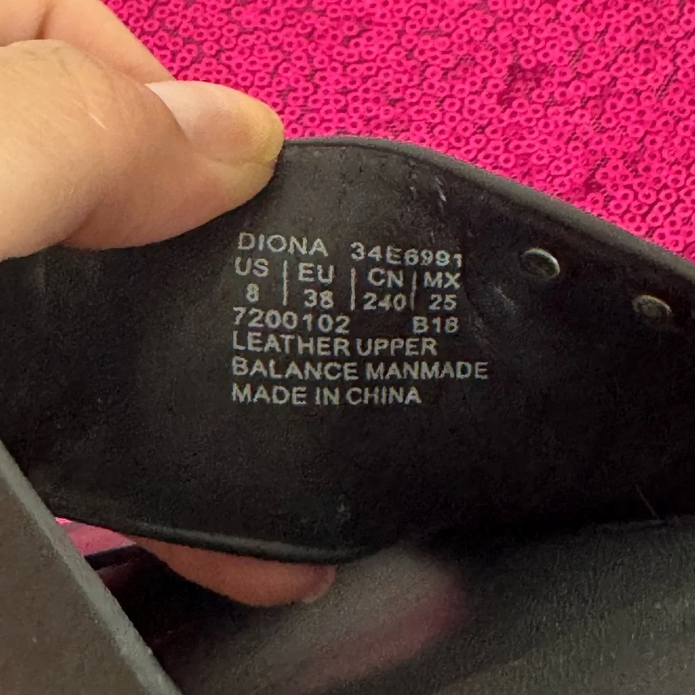 2/for $20 🪩 CALVIN KLEIN Black Leather Slide Flat Slip-On Sandals (Women’s 8)